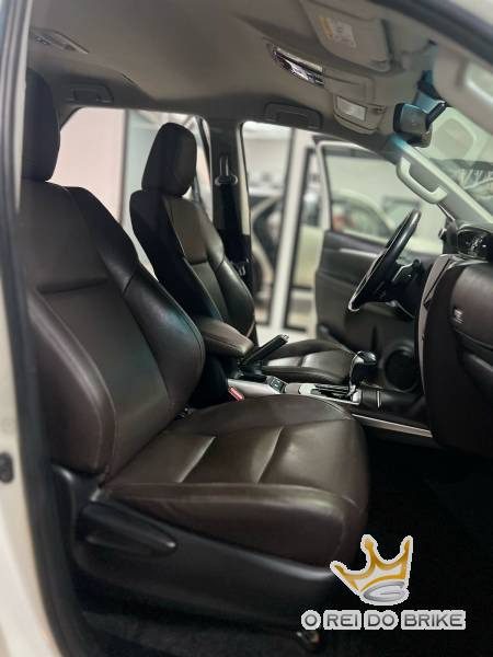
Toyota SW4 SRX 2017 full									