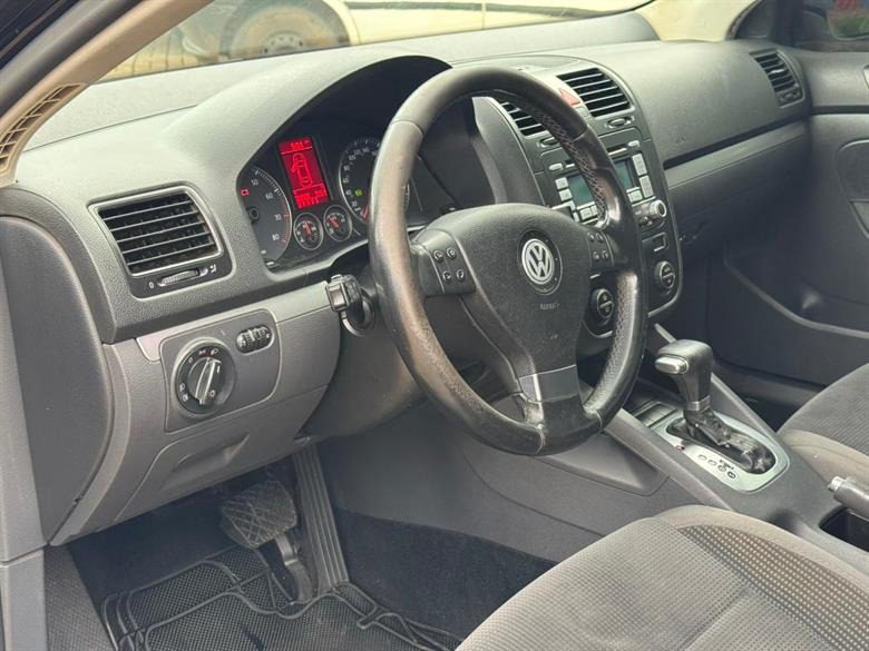 
Volkswagen Jetta Tiptronic 2008 full									