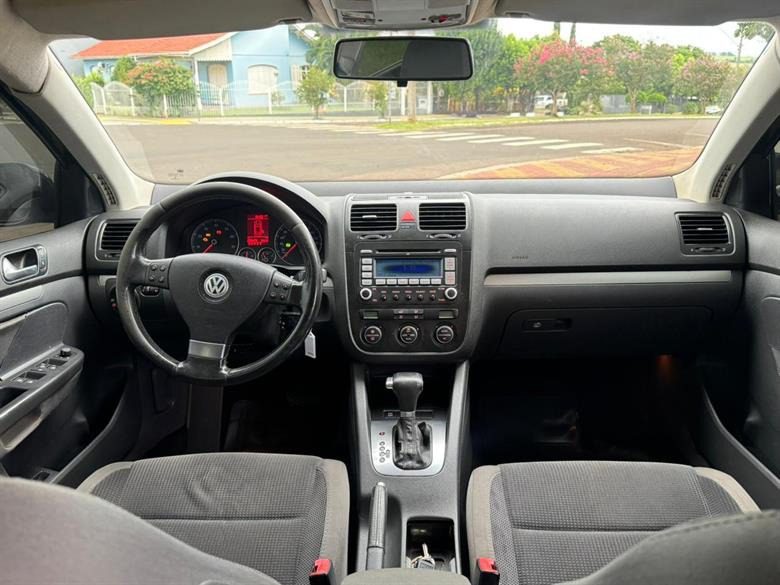 
Volkswagen Jetta Tiptronic 2008 full									