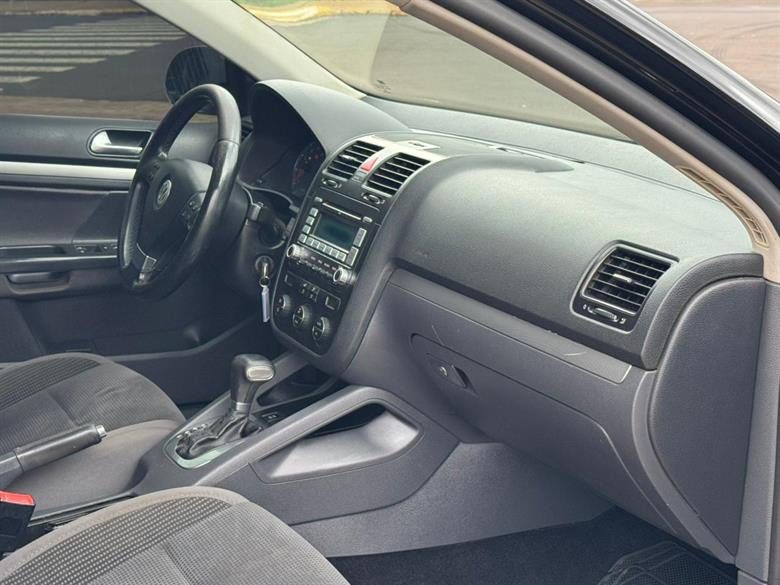
Volkswagen Jetta Tiptronic 2008 full									