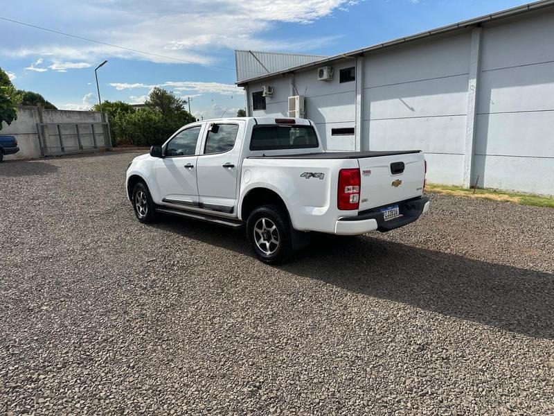 
Chevrolet S10 LS 2017 full									