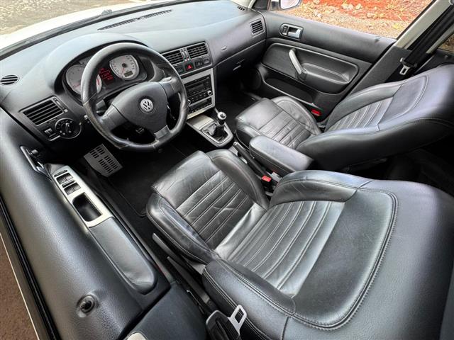 
Volkswagen Golf Sportline 2013 full									