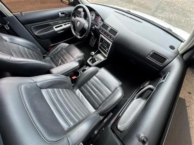 
Volkswagen Golf Sportline 2013 full									