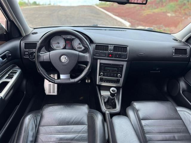 
Volkswagen Golf Sportline 2013 full									