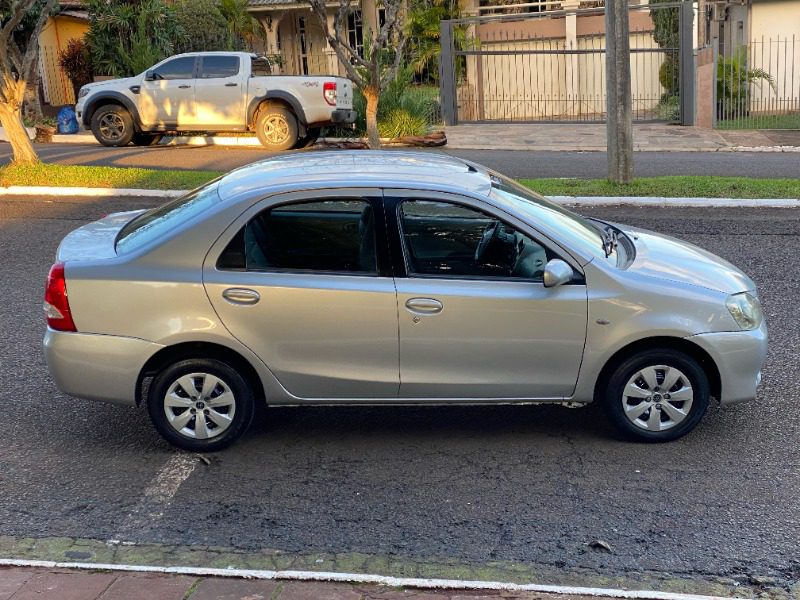 
Toyota Etios 2013 full									