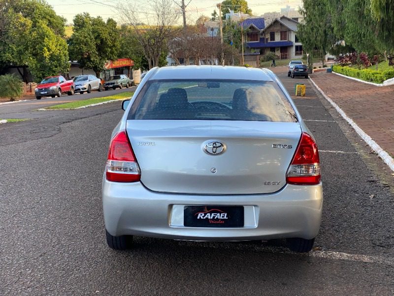 
Toyota Etios 2013 full									