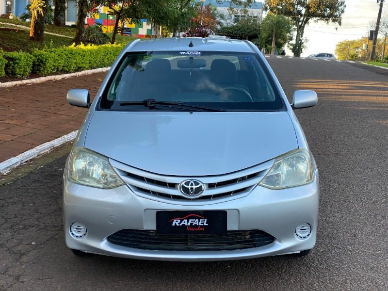 
Toyota Etios 2013 full									