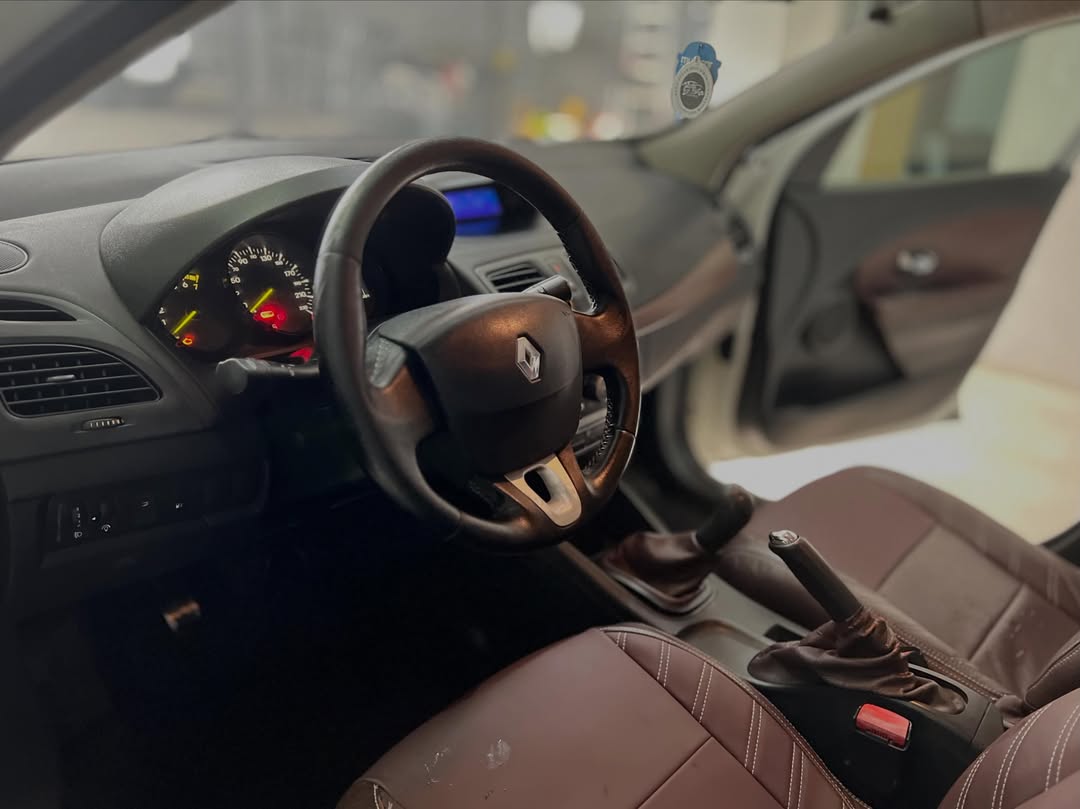 
								Renault FLUENCE EXPRESSION 2014 full									