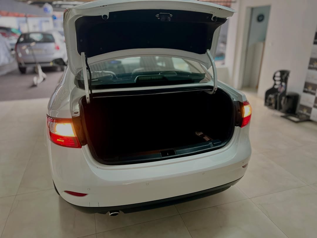 
								Renault FLUENCE EXPRESSION 2014 full									