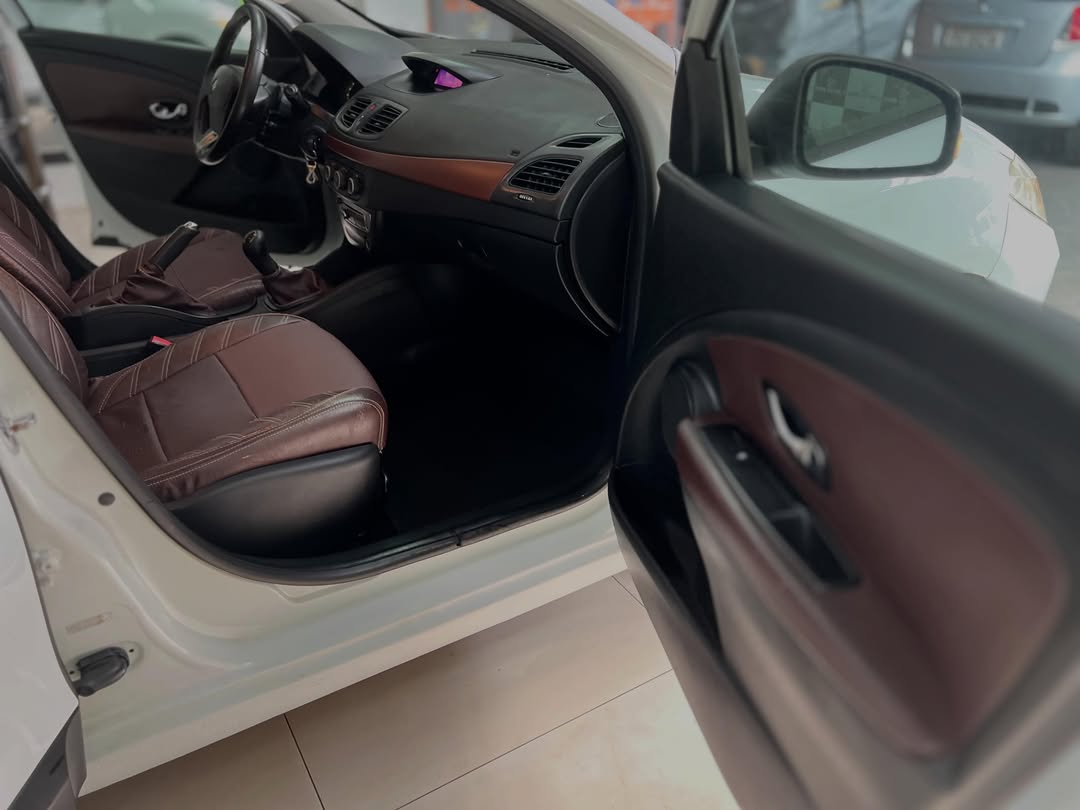 
								Renault FLUENCE EXPRESSION 2014 full									