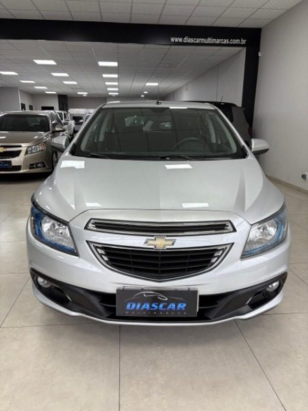 
Chevrolet Onix LTZ 2016 full									