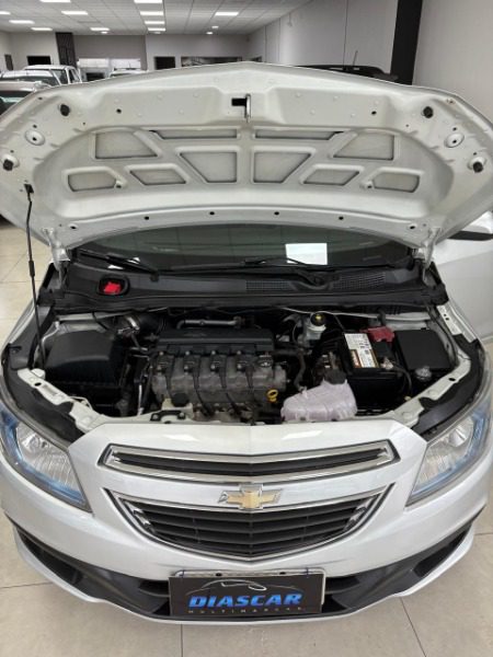 
Chevrolet Onix LTZ 2016 full									