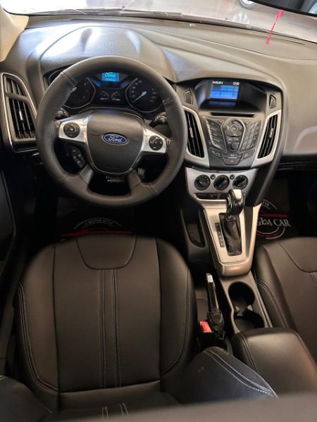 
Ford FOCUS AT 2015 full									