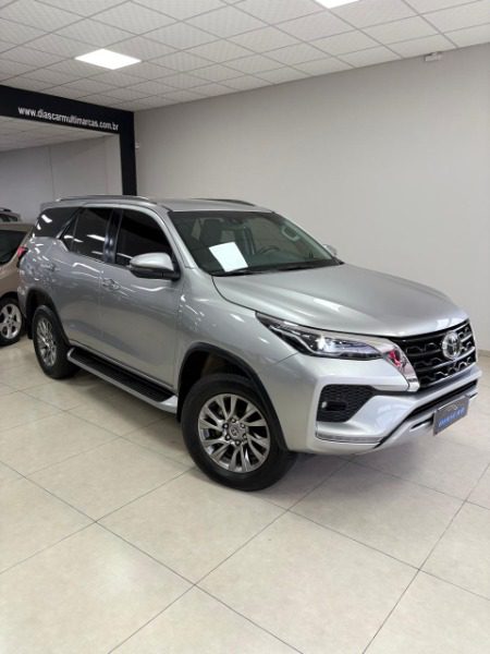 Toyota Hilux SW4 SRX (7 Lugares) 2022