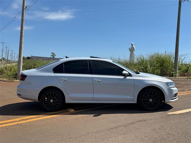 Volkswagen JETTA Comfortline 2017