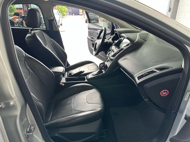 
Ford Focus Titanium 2017 full									