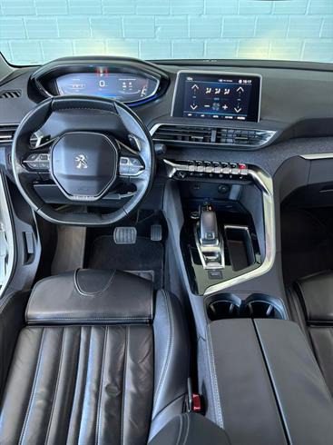 
Peugeot 3008 Griffe 2018 full									