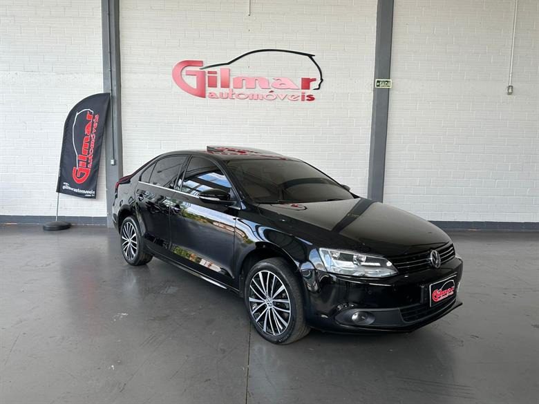 Volkswagen Jetta Highline TSi 2014
