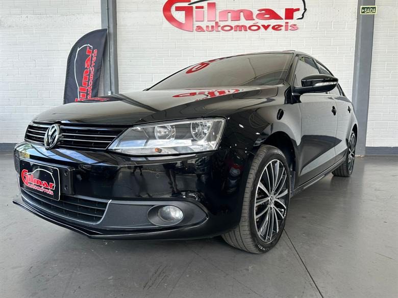 Volkswagen Jetta Highline TSi 2014