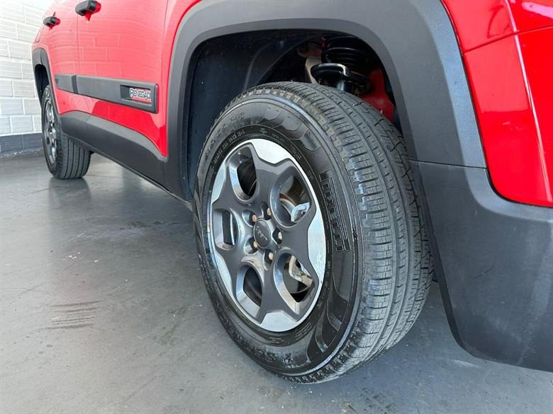
Jeep Renegade Sport 2016 full									