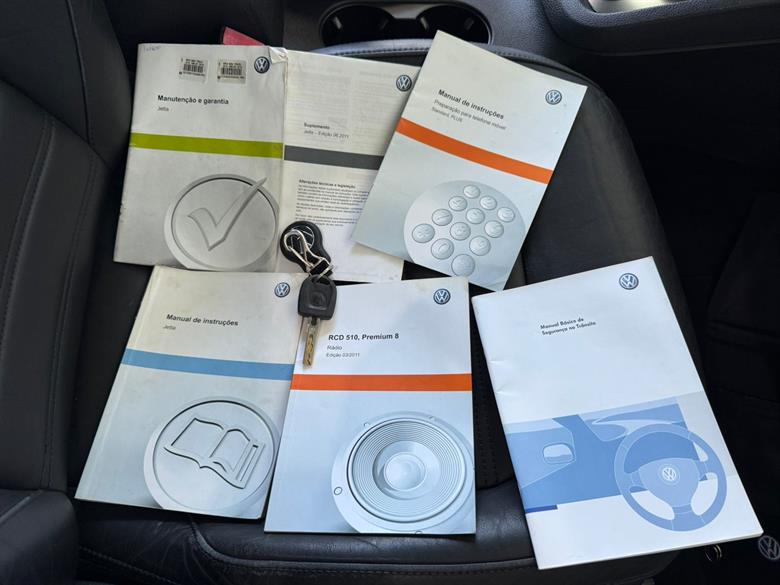 
Volkswagen Jetta Highline 2012 full									