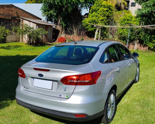 
Ford Focus Sedan 2018 full									