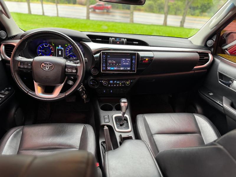 
Toyota HILUX 2018 full									