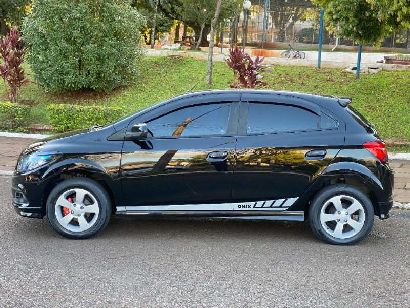 Chevrolet ONIX LT 2013