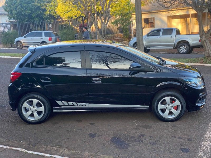 
Chevrolet ONIX LT 2013 full									