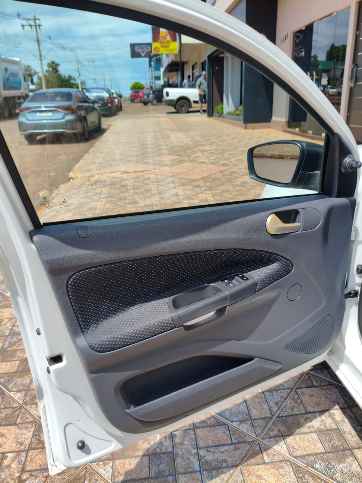 
VOLKSWAGEN VOYAGE 2016 full									