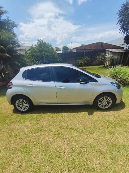 
Peugeot 208 2019 full									