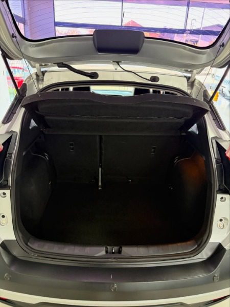 
Nissan Kicks SV 2018 full									