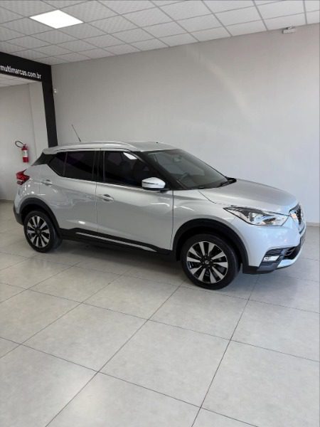 
Nissan Kicks SV 2018 full									