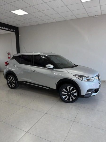 
Nissan Kicks SV 2018 full									
