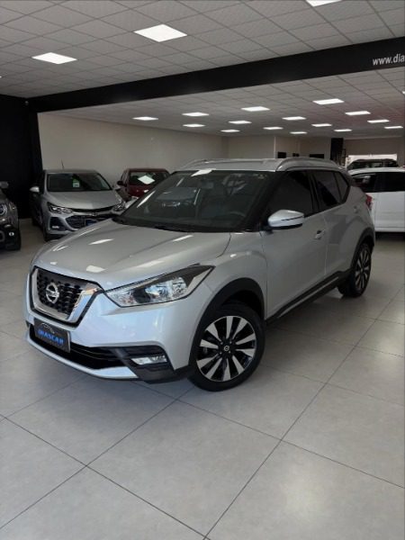
Nissan Kicks SV 2018 full									