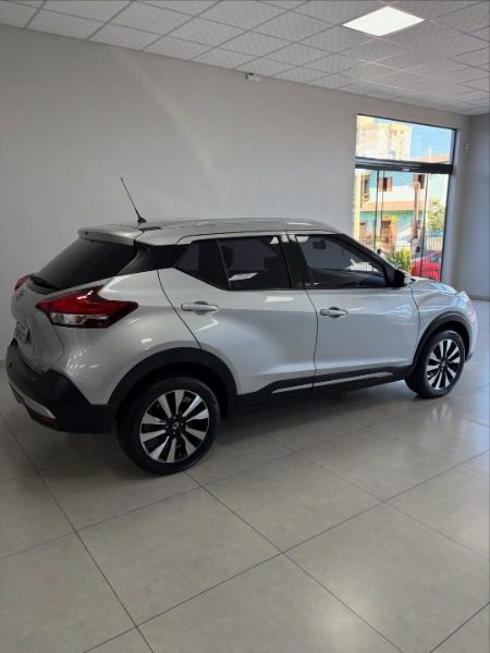 
Nissan Kicks SV 2018 full									