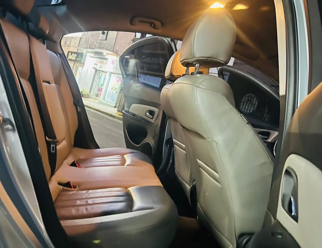 
Chevrolet Cruze LTZ 2012 full									