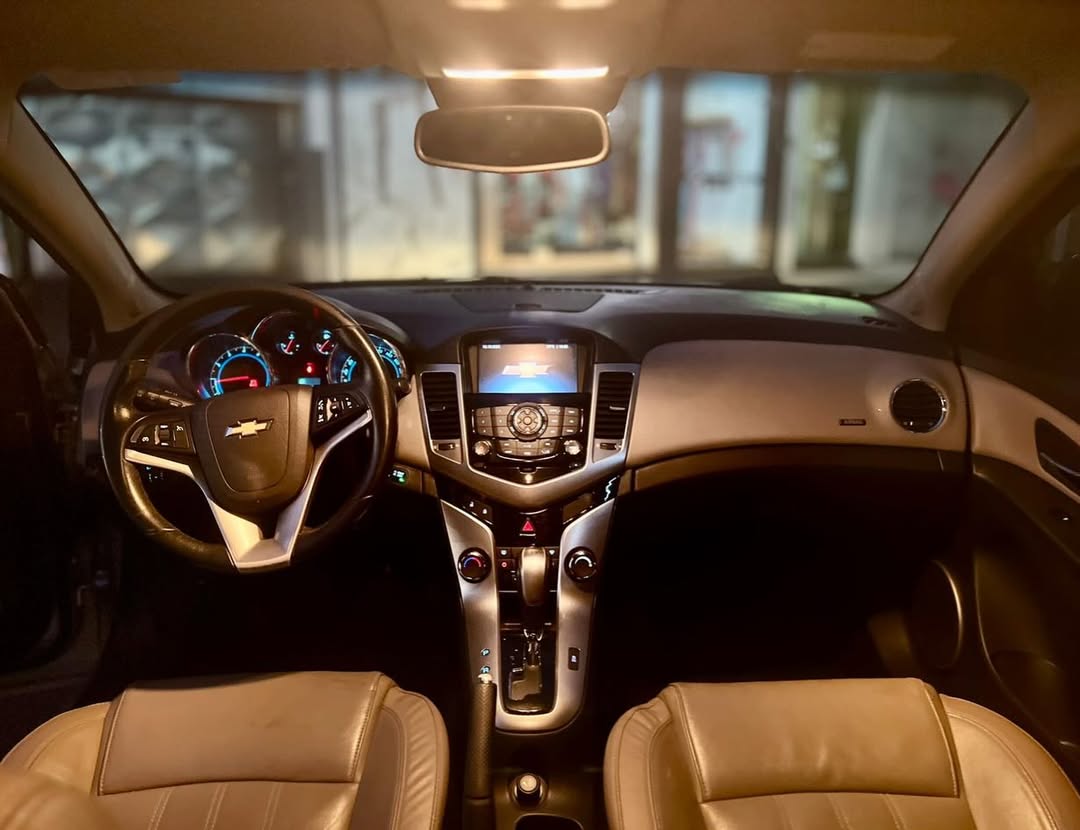 
Chevrolet Cruze LTZ 2012 full									