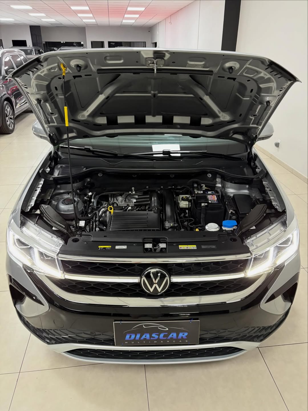 
Volkswagen Taos Highline TSI 2023 full									