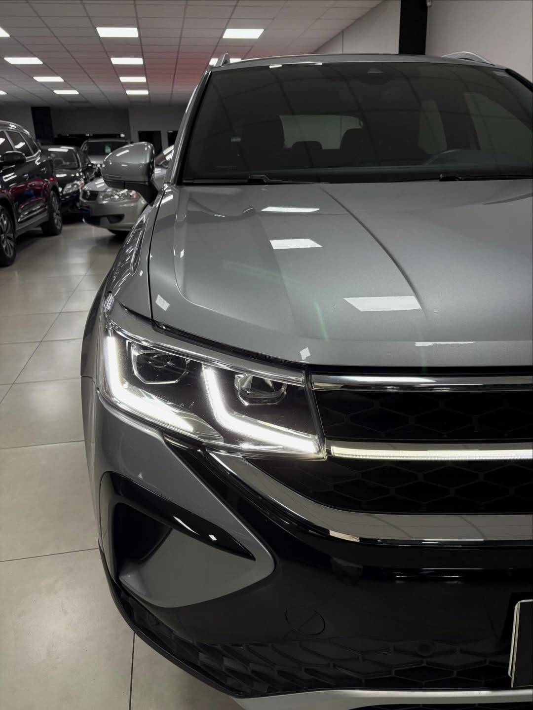 
Volkswagen Taos Highline TSI 2023 full									