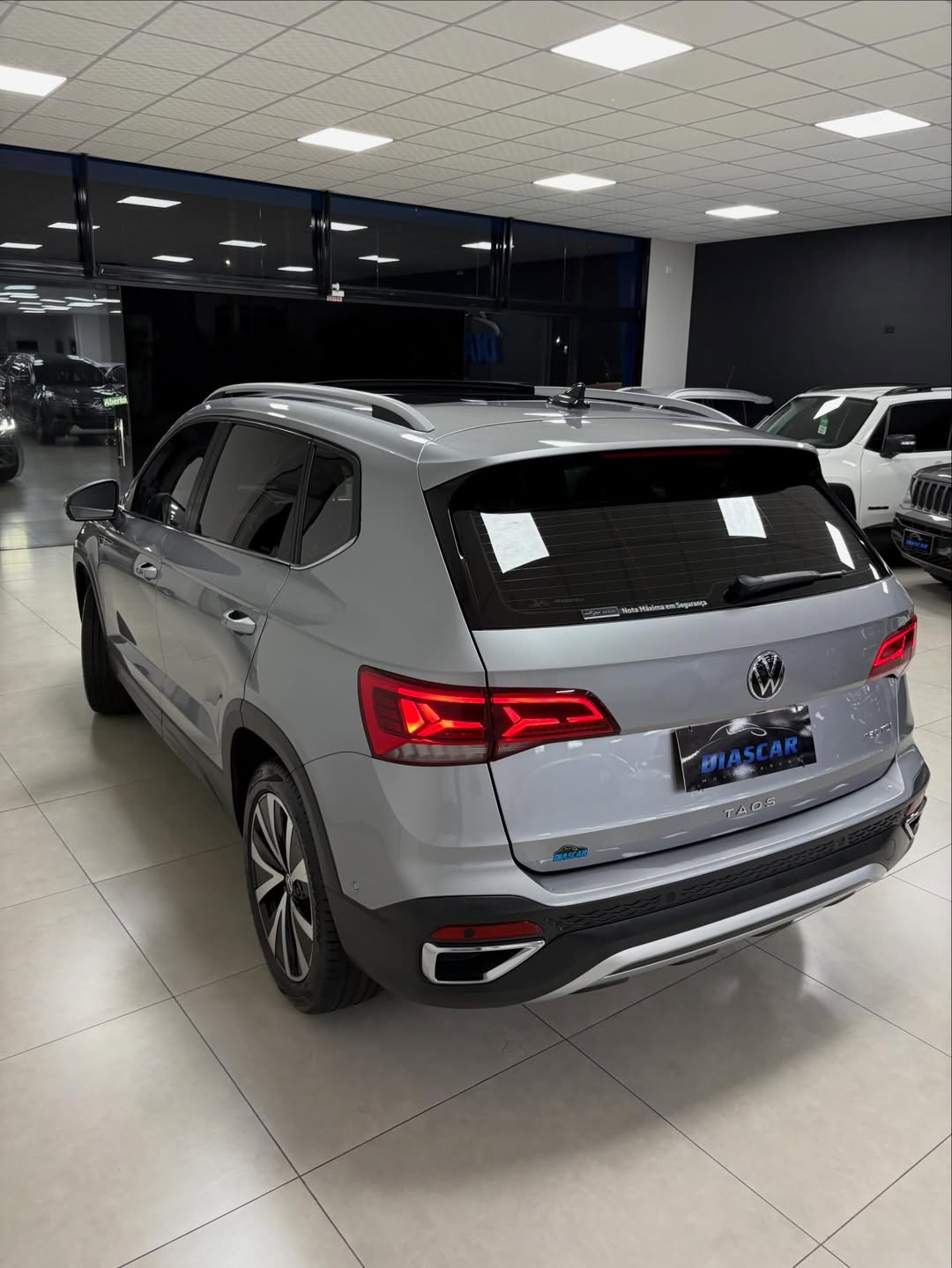 
Volkswagen Taos Highline TSI 2023 full									
