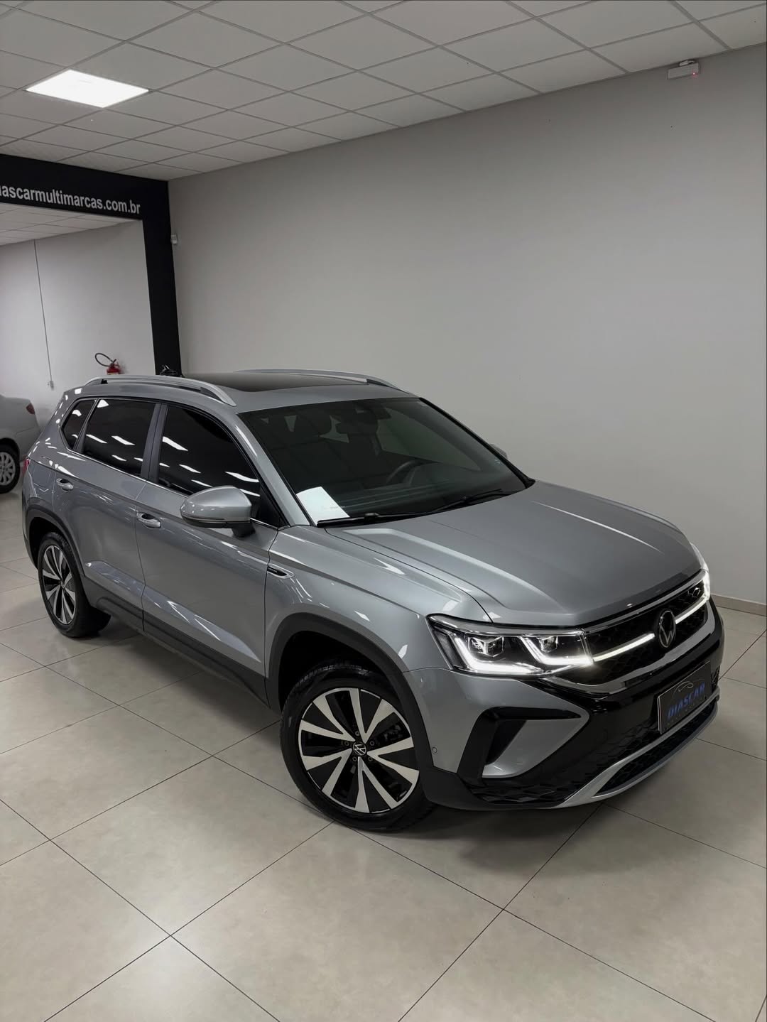 
Volkswagen Taos Highline TSI 2023 full									