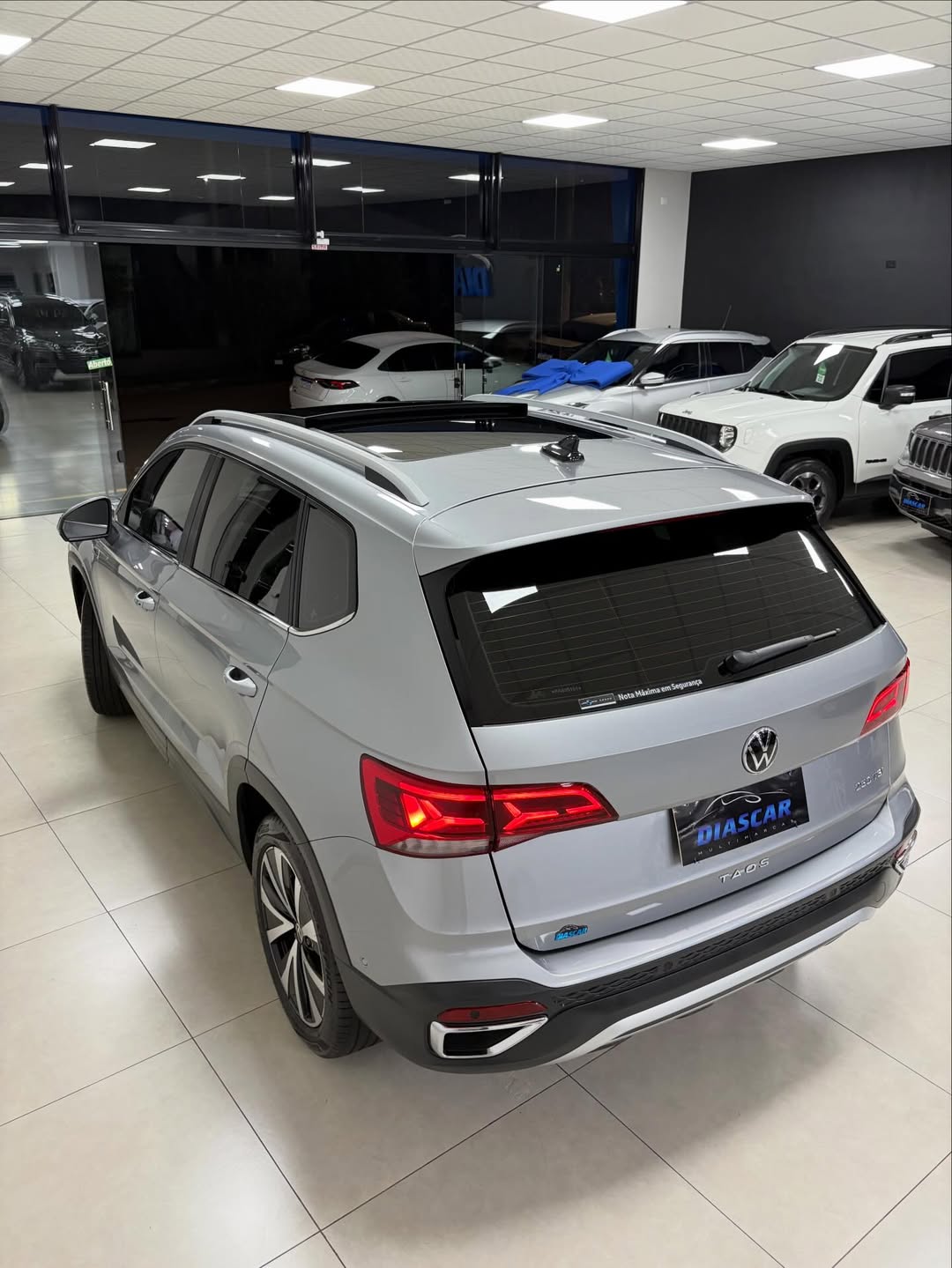 
Volkswagen Taos Highline TSI 2023 full									