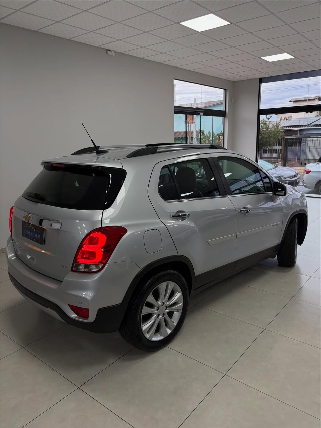 
Chevrolet Tracker LTZ 2017 full									