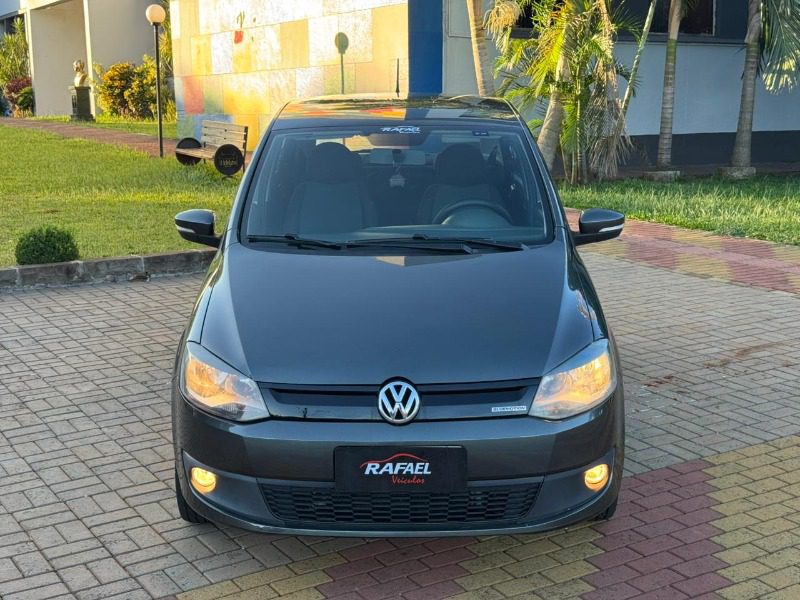 
Volkswagen Fox Bluemotion 2014 full									
