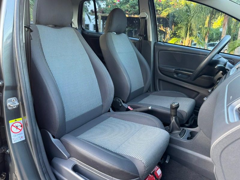 
Volkswagen Fox Bluemotion 2014 full									