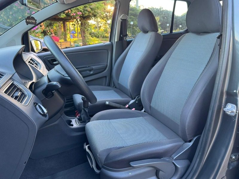 
Volkswagen Fox Bluemotion 2014 full									