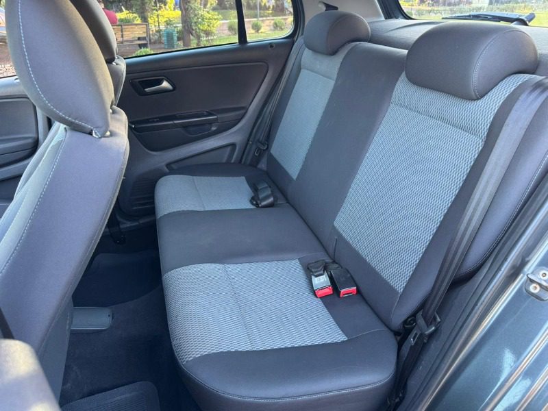 
Volkswagen Fox Bluemotion 2014 full									