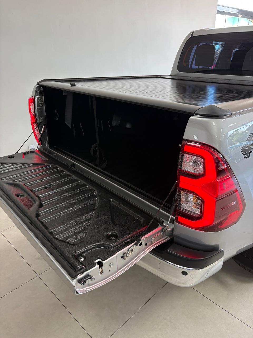 
Toyota Hilux SRX Limited 2023 full									