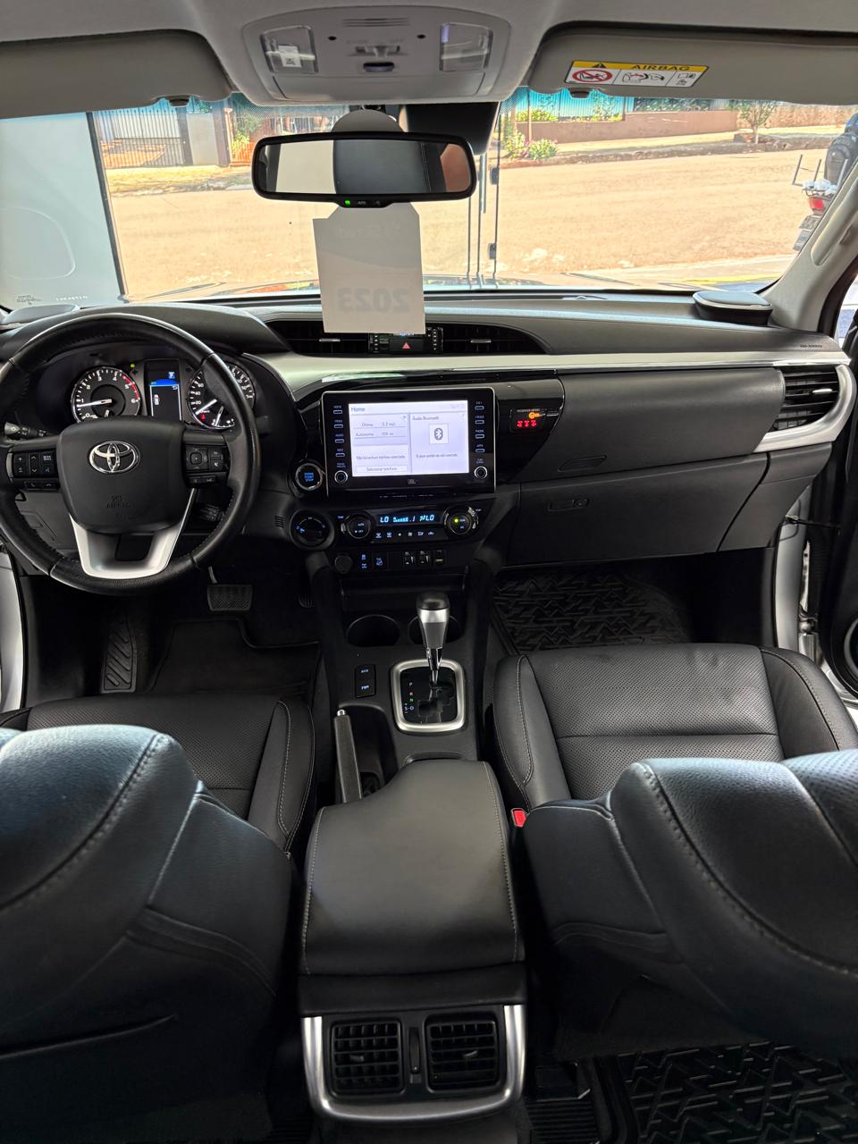
Toyota Hilux SRX Limited 2023 full									